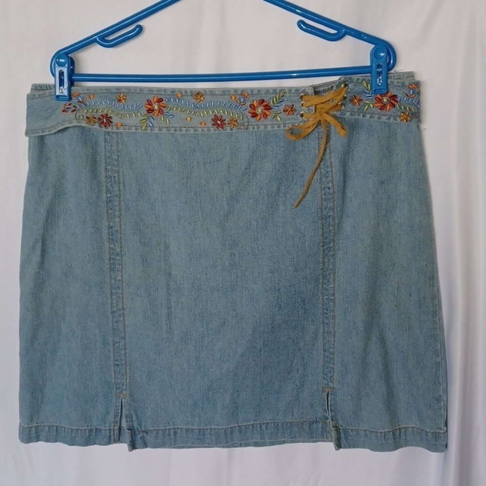 Sonoma Vintage Blue Jean Mini Skirt - Size 16, embroidered waistband